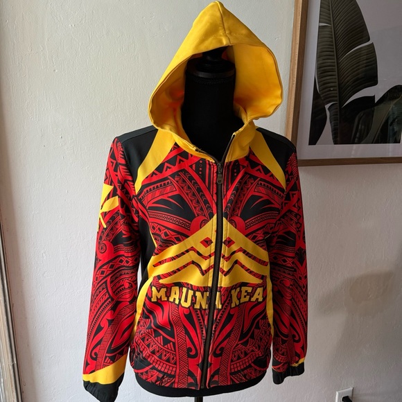 Ku Kia’i Mauna Hoodie - Picture 1 of 10